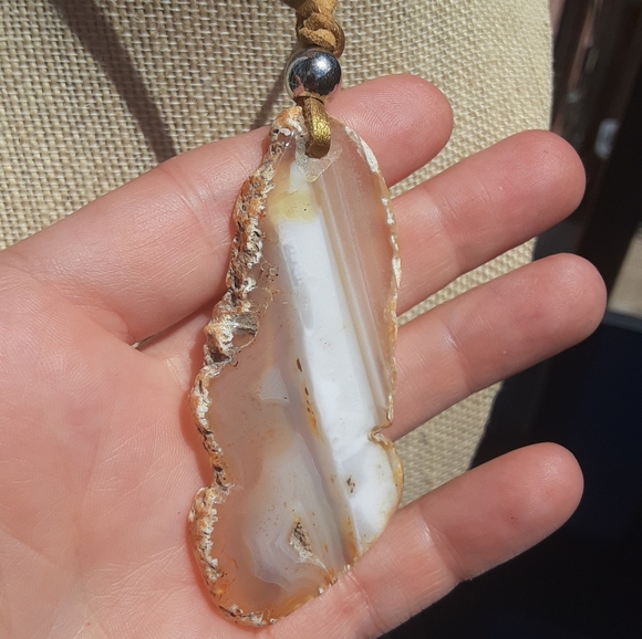 Agate OM Mantra/ Faux Gold Cord/ Silver Tone Bead Pendant/ Necklace - Picture 4 of 8